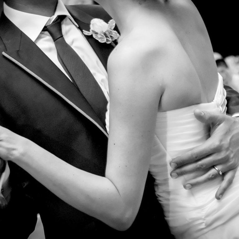 How To Choose The Perfect First Dance Song For Your Wedding