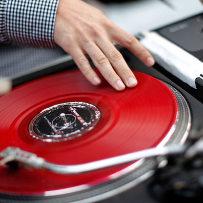 Wedding DJs Should Know How To Mix Properly