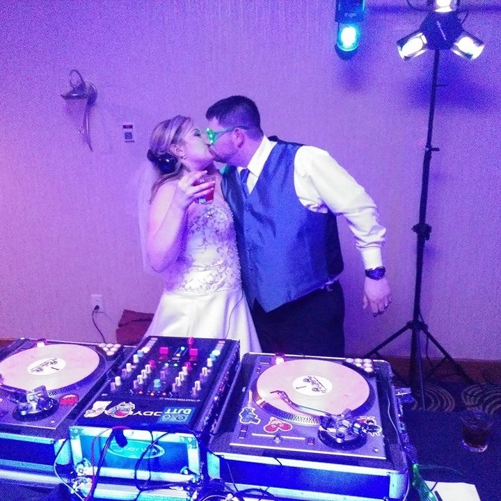 Nau Wedding | Rochester DJ | Rochester Riverside Hotel Reception