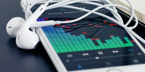 iPod or DJ? iPod or DJ?