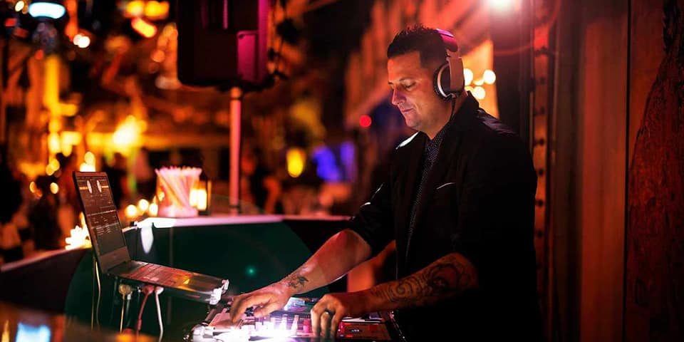 The Unparalleled Advantages of Hiring a Top Professional DJ for Your Rochester, NY Wedding Reception The Unparalleled Advantages of Hiring a Top Professional DJ for Your Rochester, NY Wedding Reception | Rochester DJ